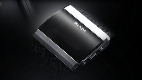 LG Prada II z dedykowanymi akcesoriami 1