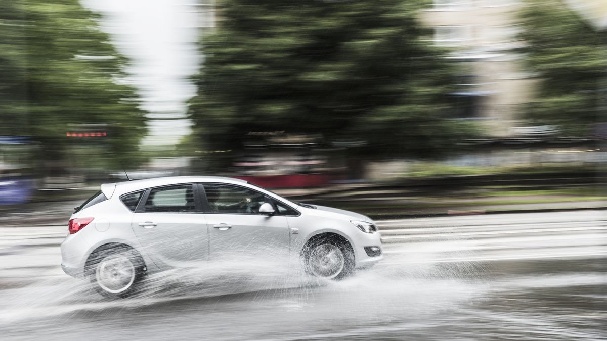 Warunki drogowe w większości Polski będą utrudnione 