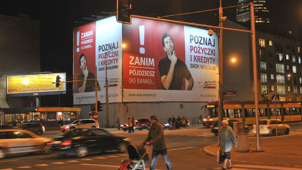 Warszawa, 04.11.2013. Reklama firmy parabankowej SKOK Wolomin