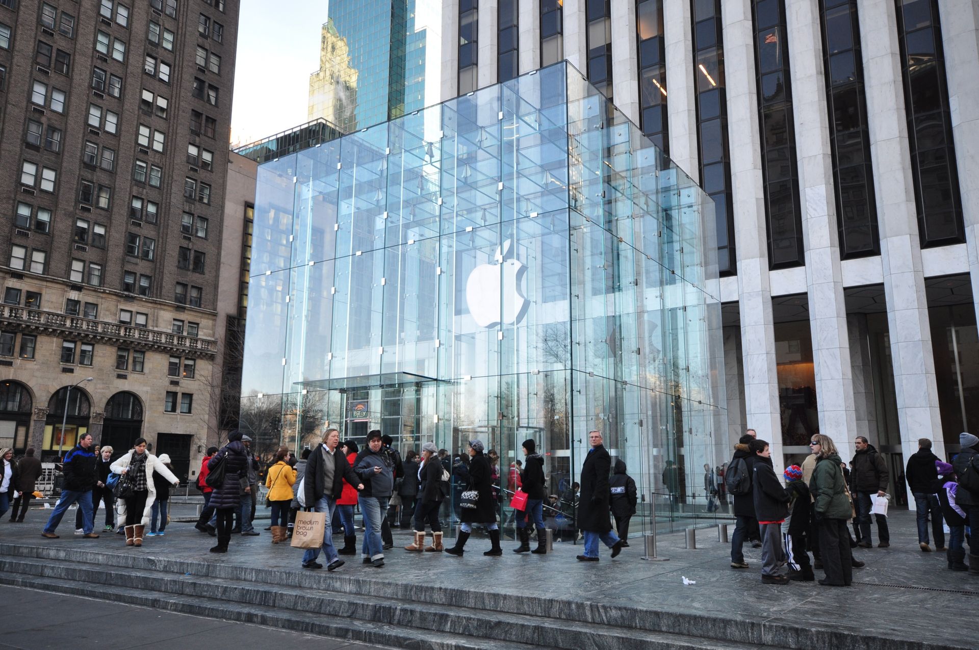 Wyniki kwartalne Apple'a: sprzedaż iPhone'ów spada po raz pierwszy w historii! 1