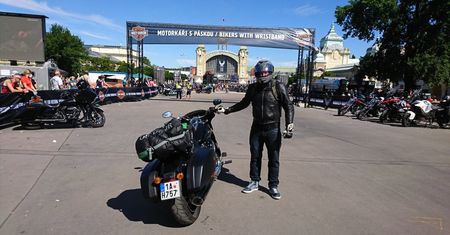 Stolicę Czech przejęły Harleye. 1400 km na kołach z okazji 115. urodzin legendy