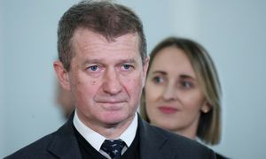 Śpiewak pyta o żonę ministra. Ministerstwo odpowiada ws. Rasia