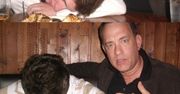 Tom Hanks pozuje z pijanym fanem!