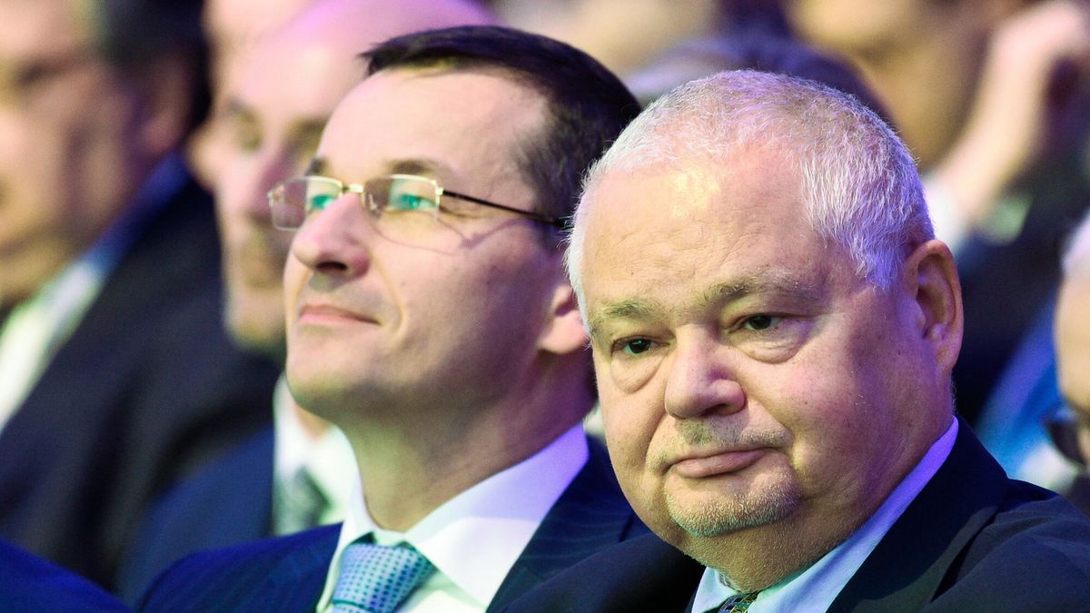 Reporter baza 2020-06-c14.10.2016 Warszawa 6. konferencja z cyklu NBP Conference on the Future of the European Economy N/z wicepremier, minister rozwoju i finansow Mateusz Morawiecki, prezes NBP prof. Adam Glapinski fot Jacek Dominski/REPORTERJacek Dominski/REPORTER