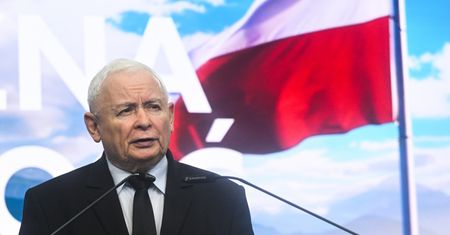 Niemieckie media alarmują ws. PiS. "Zalewane pozwami sądowymi"