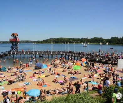 Dąbrowa Górnicza. Tłumy na plaży nad Pogorią. Ruszył letni sezon