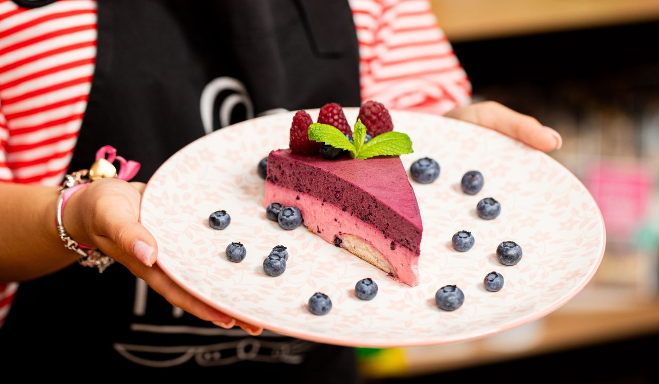 Blueberry-raspberry cake