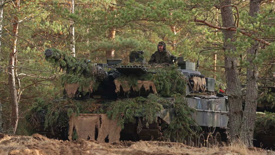 Szwajcarskie Leopardy, których wiosną rząd tego kraju odmówił Polsce, być może nie będą stały bezczynnie. Szwajcarzy teraz chcą już wymiany