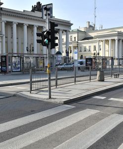 Warszawa. Plac Bankowy. Zgromadzenia publiczne i utrudnienia drogowe