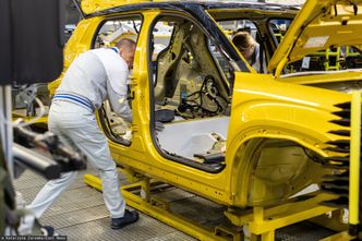 "Kolejny z serii ciosów". Będzie spotkanie z premierem ws. ceł na auta i części