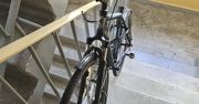 Zostawił rower na klatce. "Ja cię znajdę!"