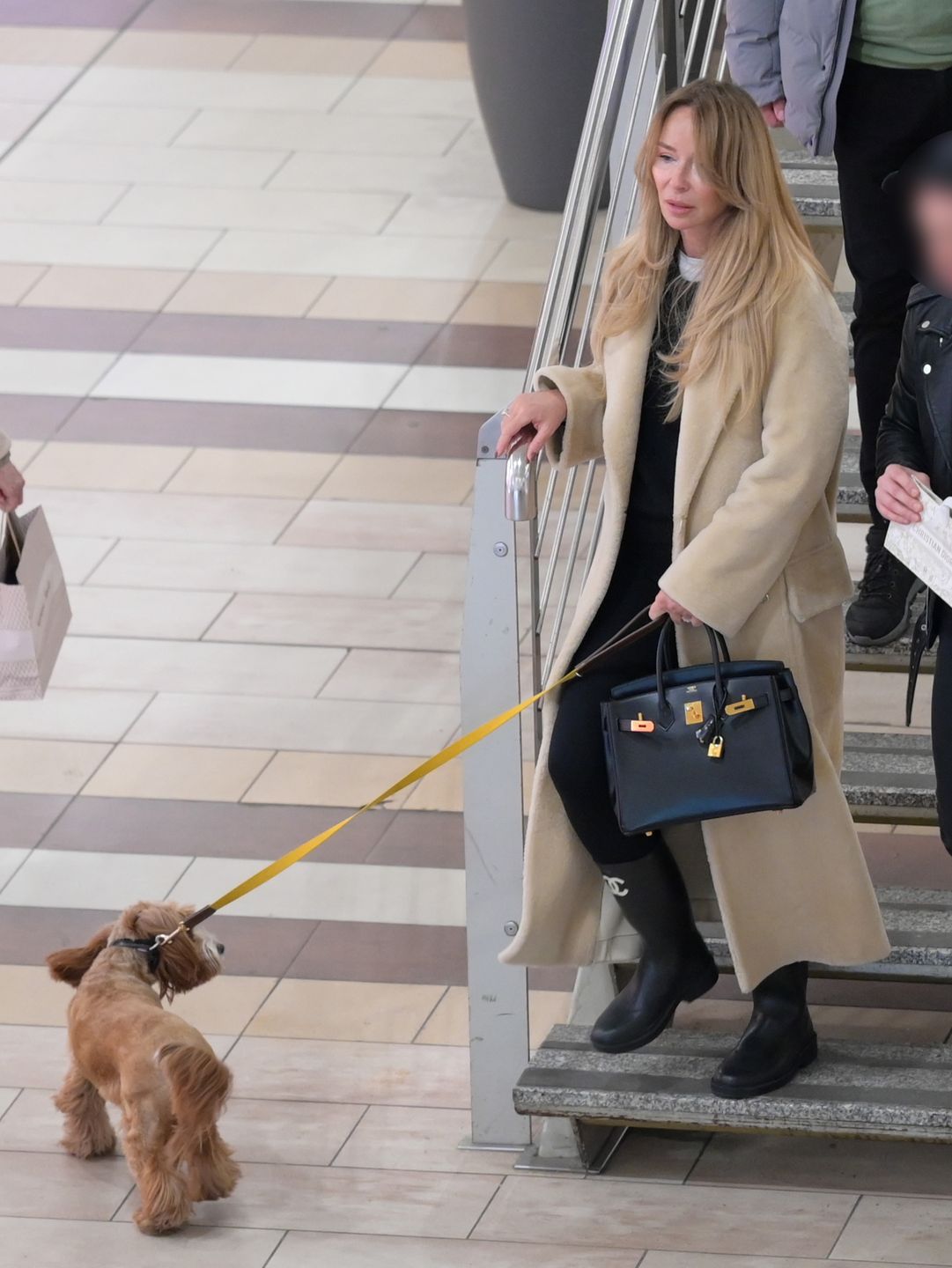 Joanna Przetakiewicz w centrum handlowym