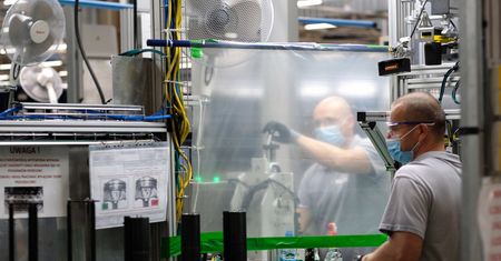 GUS: Wskaźnik klimatu koniunktury w przetwórstwie przemysł. spadł do -34,9 w V