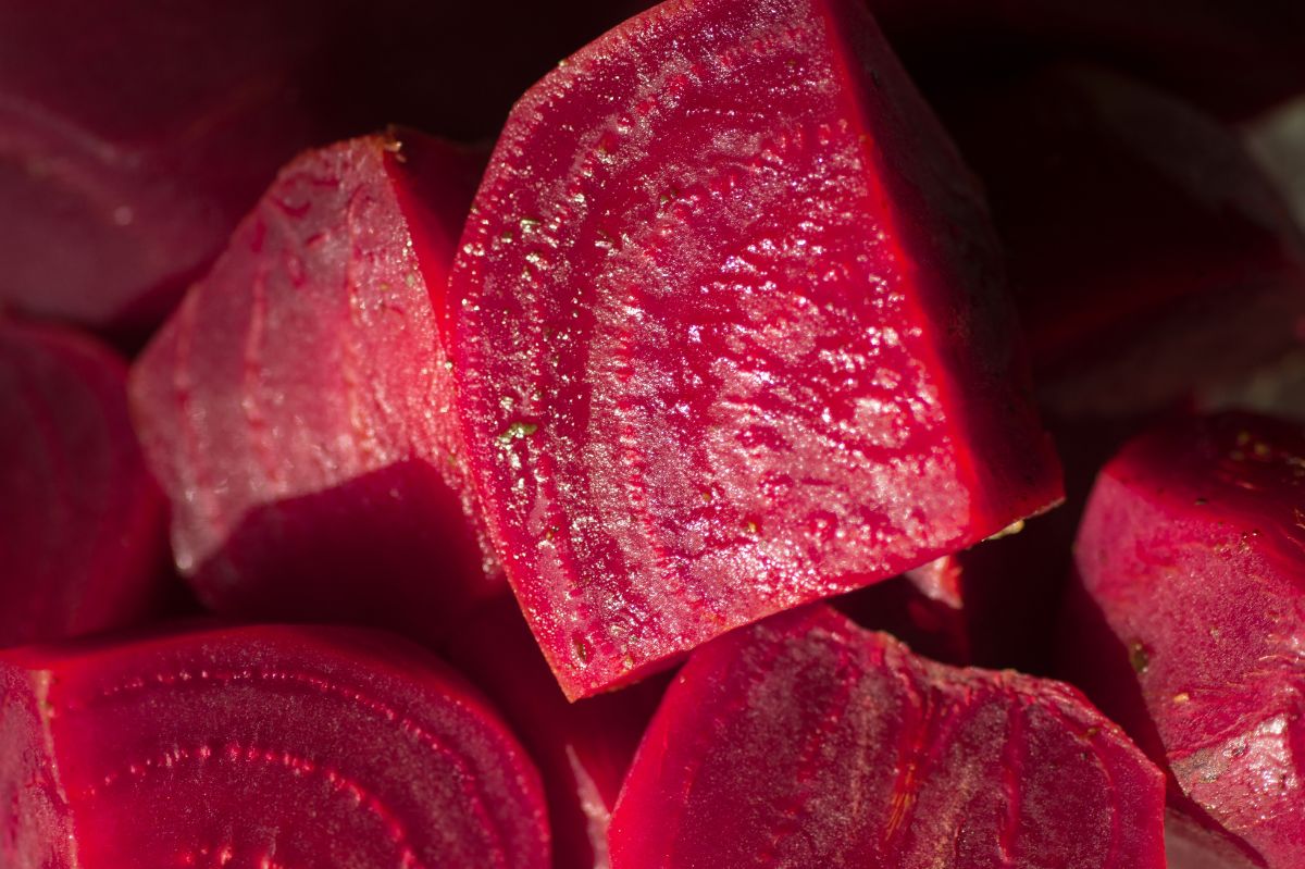 Add it to the water, and your beets will not lose their color. A method from a familiar cook