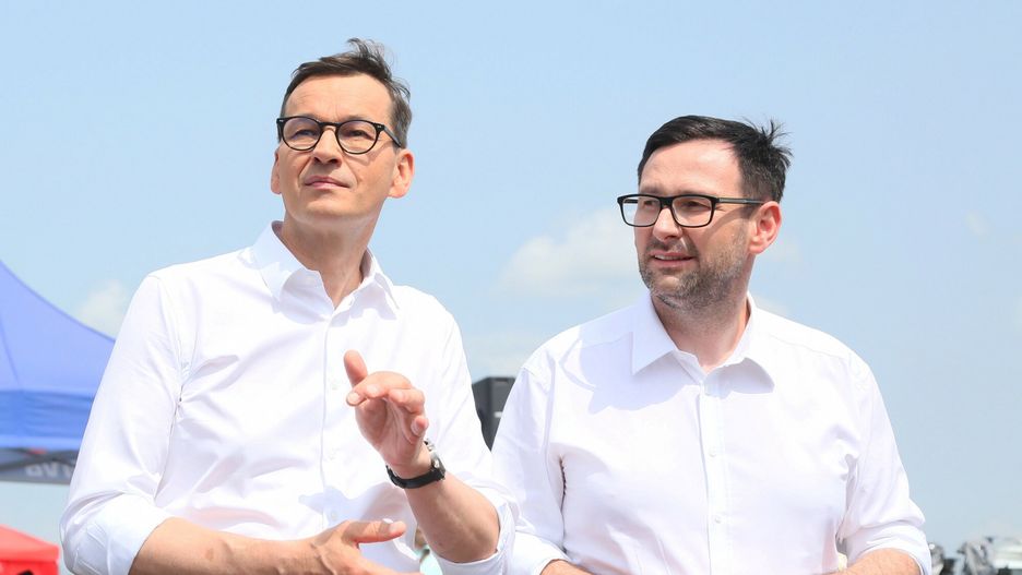 Mateusz Morawiecki i Daniel Obajtek chwalą w mediach społecznościowych tarczę antyinflacyjną 