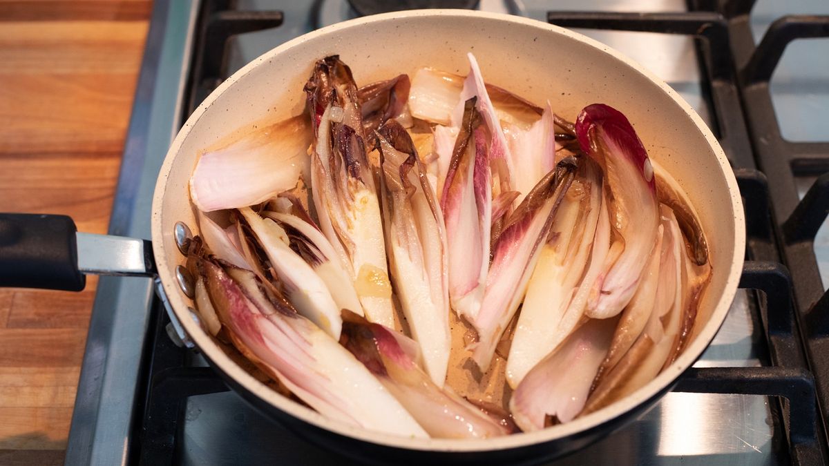 Dlaczego warto jeść cykorię?