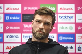 "Zostawił moją mamę, jak się urodziłem". Szczerze mówi o ojcu biologicznym