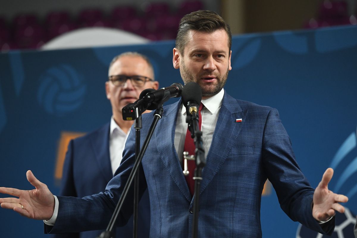 Minister sportu Kamil Bortniczuk tuż przed wyborami do Sejmu był niezwykle hojny w przyznawaniu dotacji PAP/Piotr Nowak