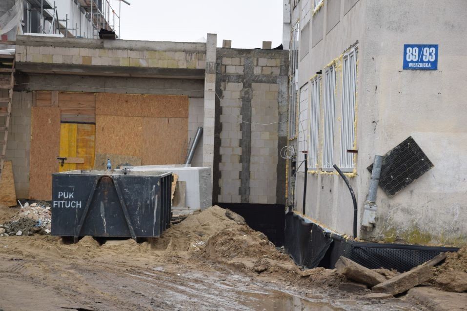 Wybudowany został między innymi nowy łącznik pomiędzy salą gimnastyczną a budynkiem szkoły.