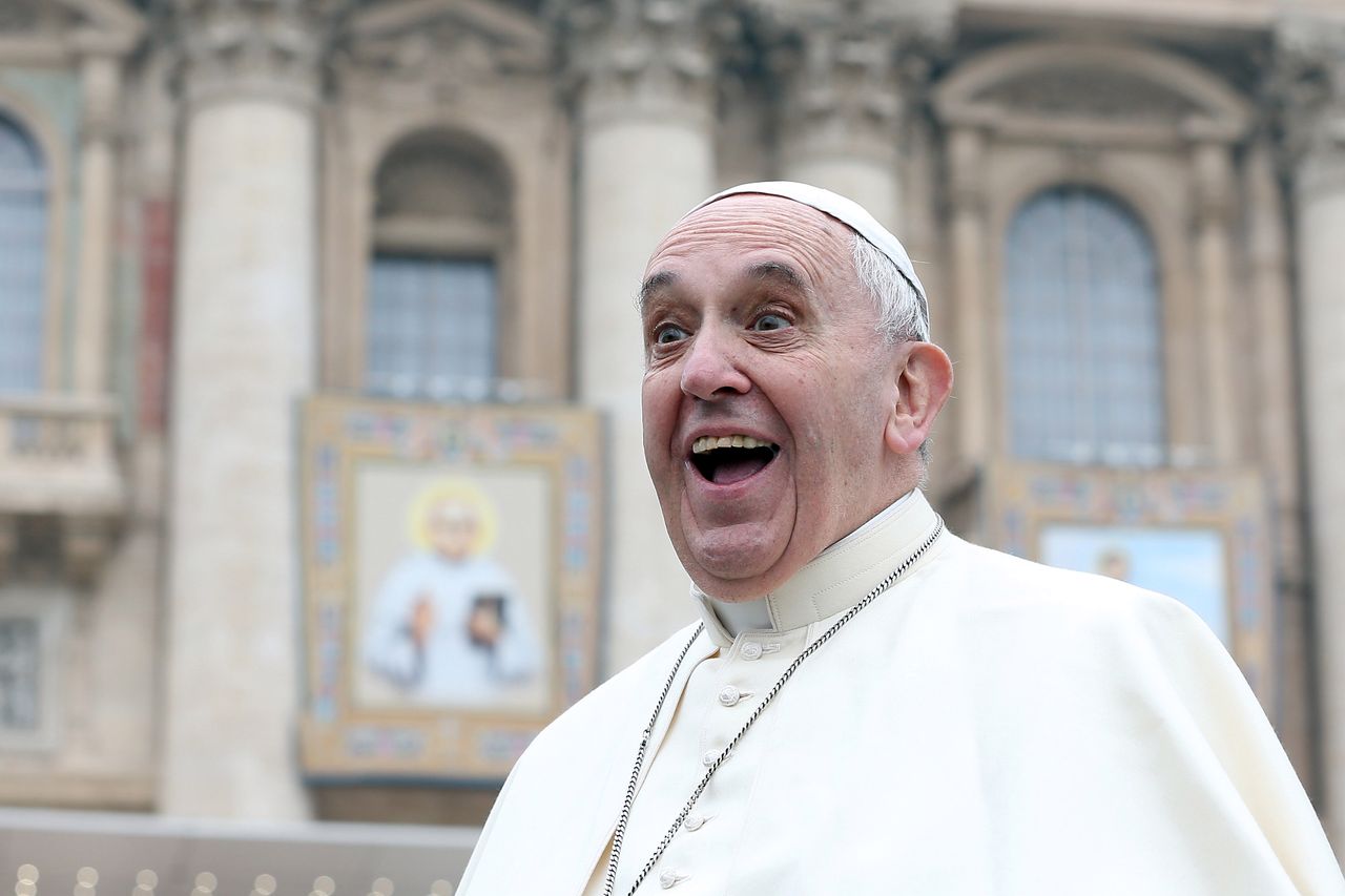 Papież Franciszek na Placu Św. Piotra w Rzymie.