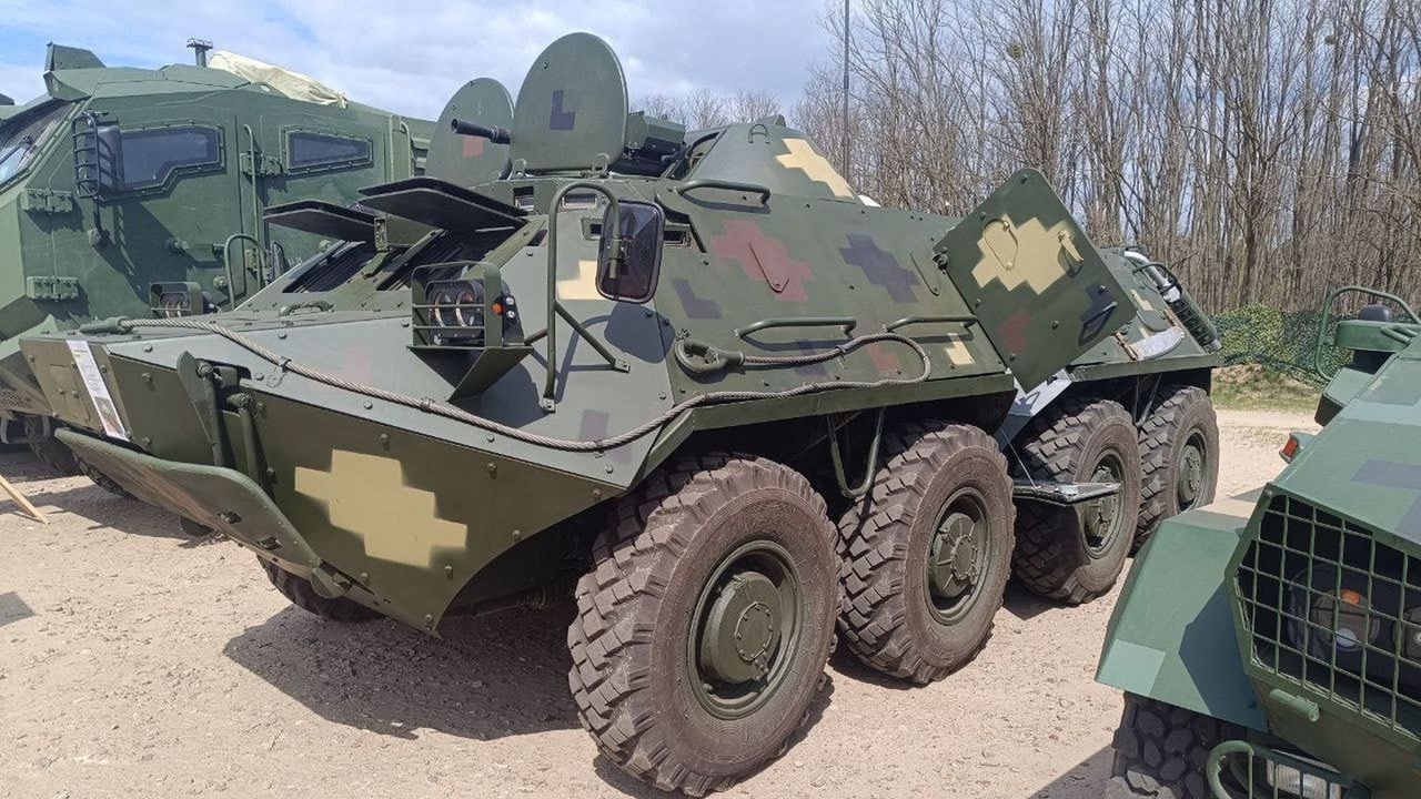 Ukrainians modernize the BTR-60s received from Bulgaria.