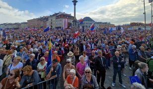 Incydent na Placu Zamkowym. Na wiec przyszli nie tylko zwolennicy Tuska