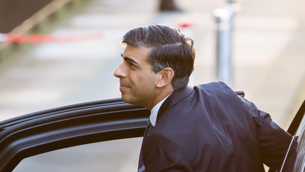 LONDON, UNITED KINGDOM - DECEMBER 11: British Prime Minister Rishi Sunak arrives at Dorland House to give evidence to the COVID inquiry in London, United Kingdom on December 11, 2023. The inquiry, chaired by Baroness Heather Hallett, has been set up to examine the UK's response to and impact of the Covid-19 pandemic with Module 2 focused on core political and administrative decision-making. (Photo by Wiktor Szymanowicz/Anadolu via Getty Images)