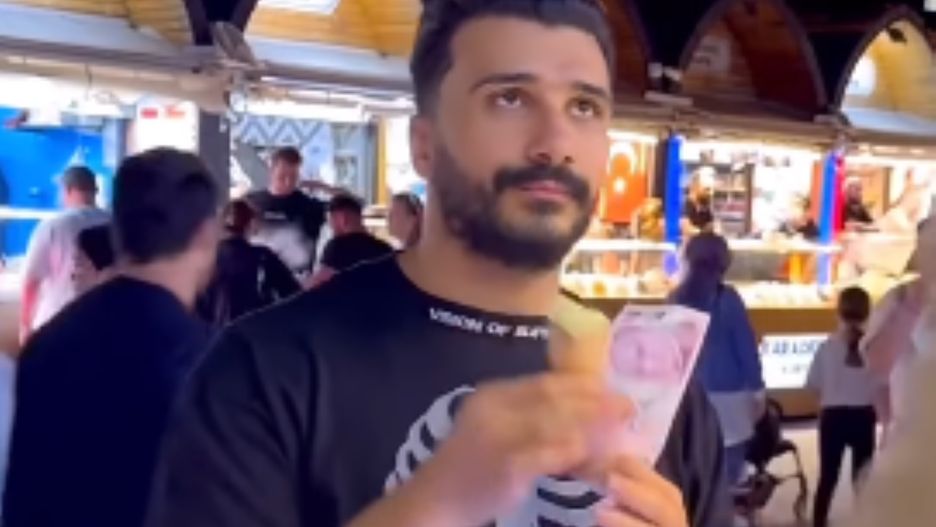 Pokazał, jak kupuje lody w Turcji i podbił internet