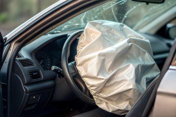 Wadliwe poduszki powietrzne Takata. Twoje auto może wymagać kontroli