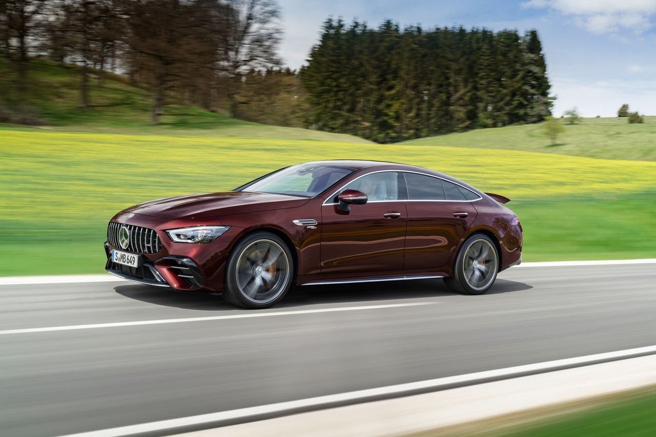 Znajdź 5 różnic. Mercedes-AMG GT 4 Door Coupe przeszedł bardzo dyskretny lifting