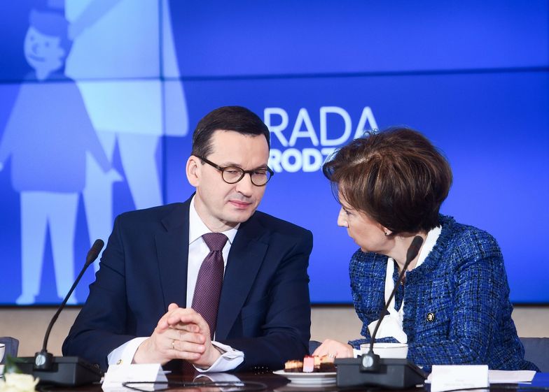 Posiedzenie Rady Rodziny16.12.2019 Warszawa Posiedzenie Rady Rodziny  fot Zbyszek Kaczmarek/REPORTER
n/z: Michal Dworczyk, Mateusz Morawiecki, Marlena MalagZbyszek Kaczmarek/REPORTER