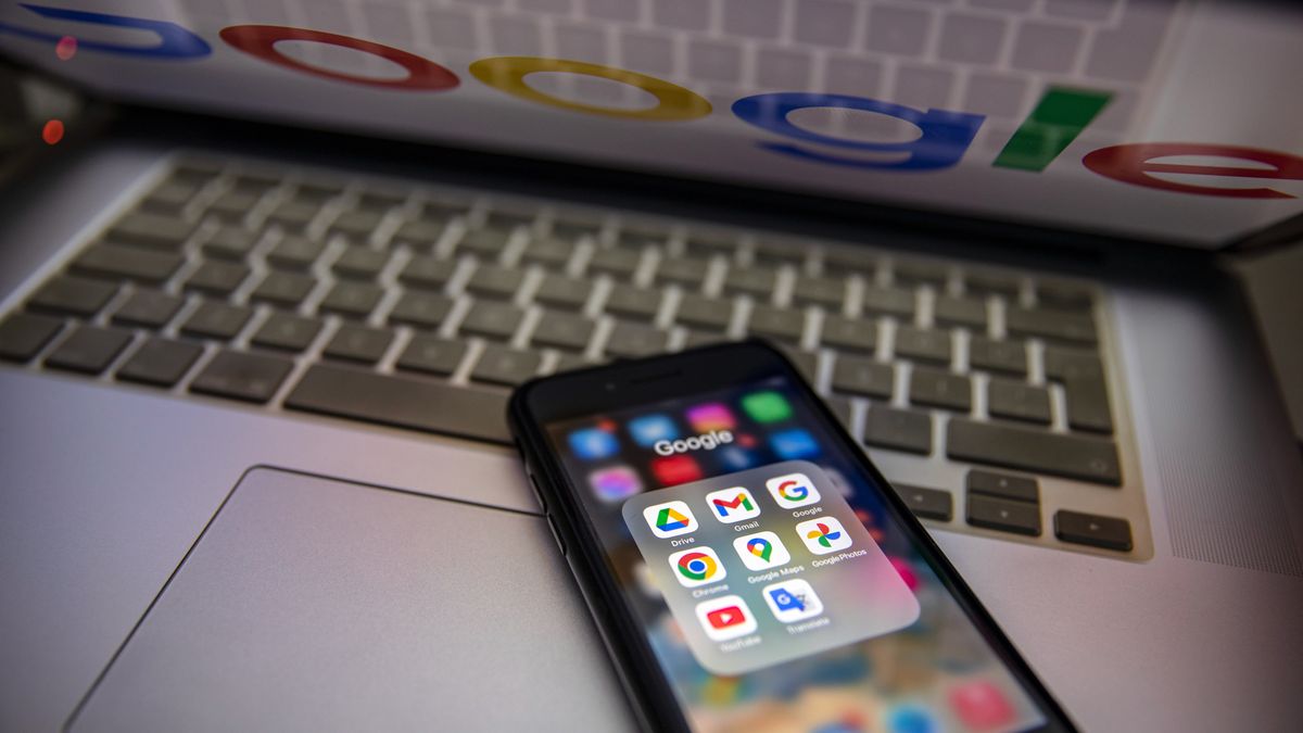 TURKEY - 2022/09/15: In this photo illustration, Google Apps seen displayed on a smartphone. The EU General Court affirms the Commission's decision that Google has imposed unlawful restrictions on Android device manufacturers and mobile network operators to consolidate the dominance of the search engine. The European Union (EU) court upheld a 4 billion euro fine for Google. (Photo Illustration by Onur Dogman/SOPA Images/LightRocket via Getty Images)