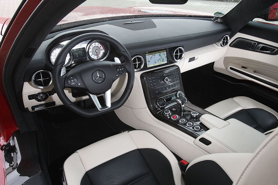 Mercedes SLS AMG (źródło: Auto Motor und Sport)