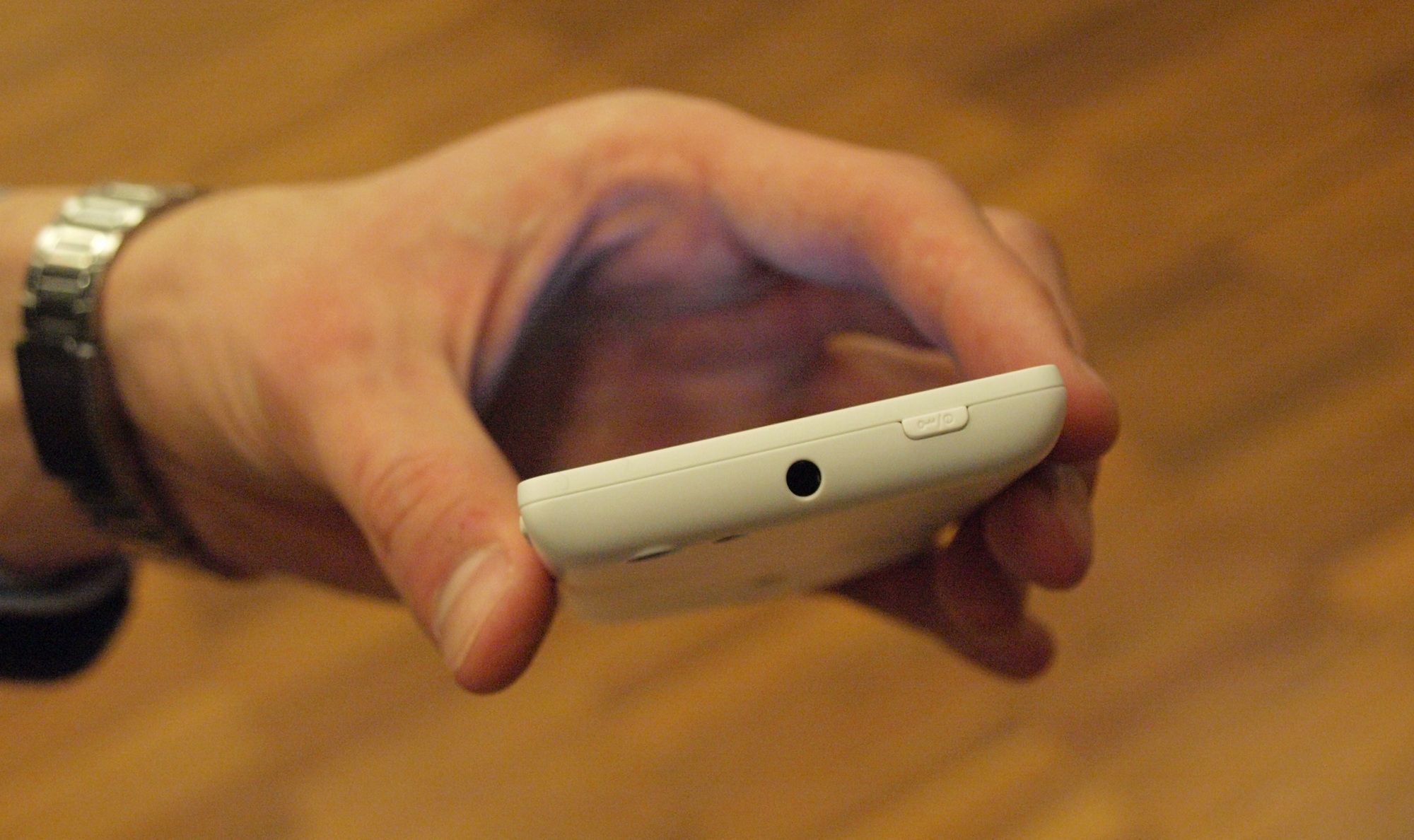 Sony Xperia miro - niska cena w parze z dobrą jakością [test] 6