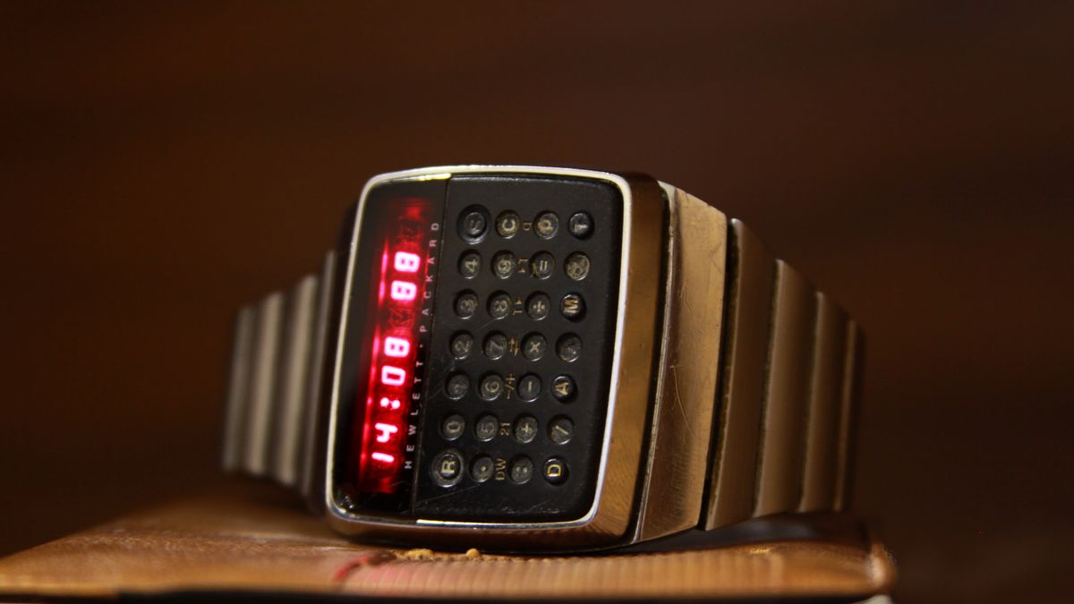 Pradziadek smartwatchy. HP-01 to pierwszy zegarek z zaawansowanym kalkulatorem 1