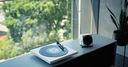 Minimalistyczny gramofon dla wielbicieli dobrego brzmienia i jeszcze lepszego wzornictwa