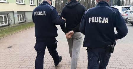 Mazowieckie. Ukradli sprzęt budowlany, motocykl i armatę. Jest decyzja sądu