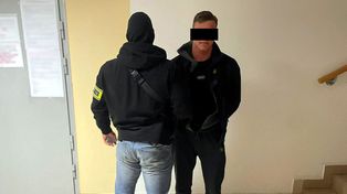 Warszawa: 21-letni diler zatrzymany z pakunkiem gotowych narkotyków. Zgubiło go nerwowe zachowanie