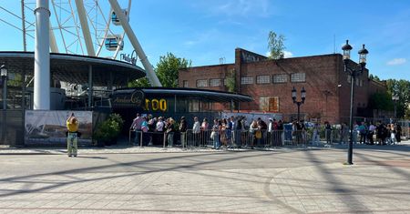 Tłumy pod nową atrakcją. "Stanęliśmy w kolejce o godz. 05.45"