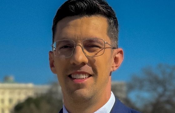 Nowy program TVP Info przeciw dezinformacji i oszustwom. Dwójka prowadzących