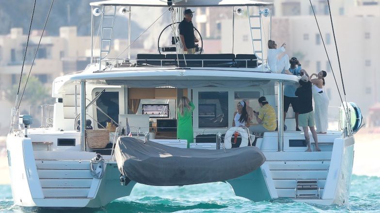 Selena Gomez z Brooklynem Beckhamem i Nicolą Peltz w Meksyku