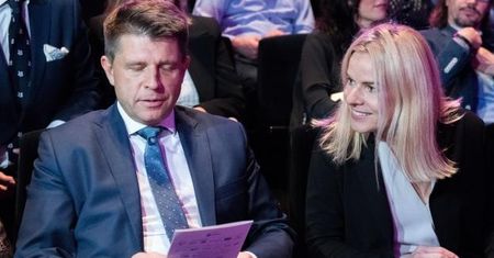 "Polityczna dziewica" chce odejść od Petru!