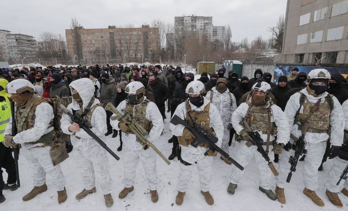 Cywile szykują się do obrony Kijowa. "Trzeba być gotowym i z bronią w ręku przywitać wroga" 