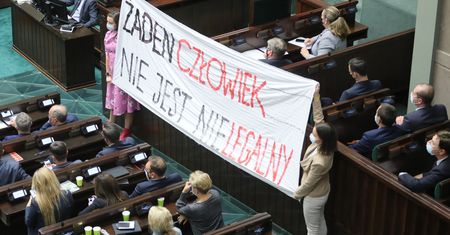 "Co się stało z nami wszystkimi?". Grzegorz Schetyna gorzko o Sejmie.