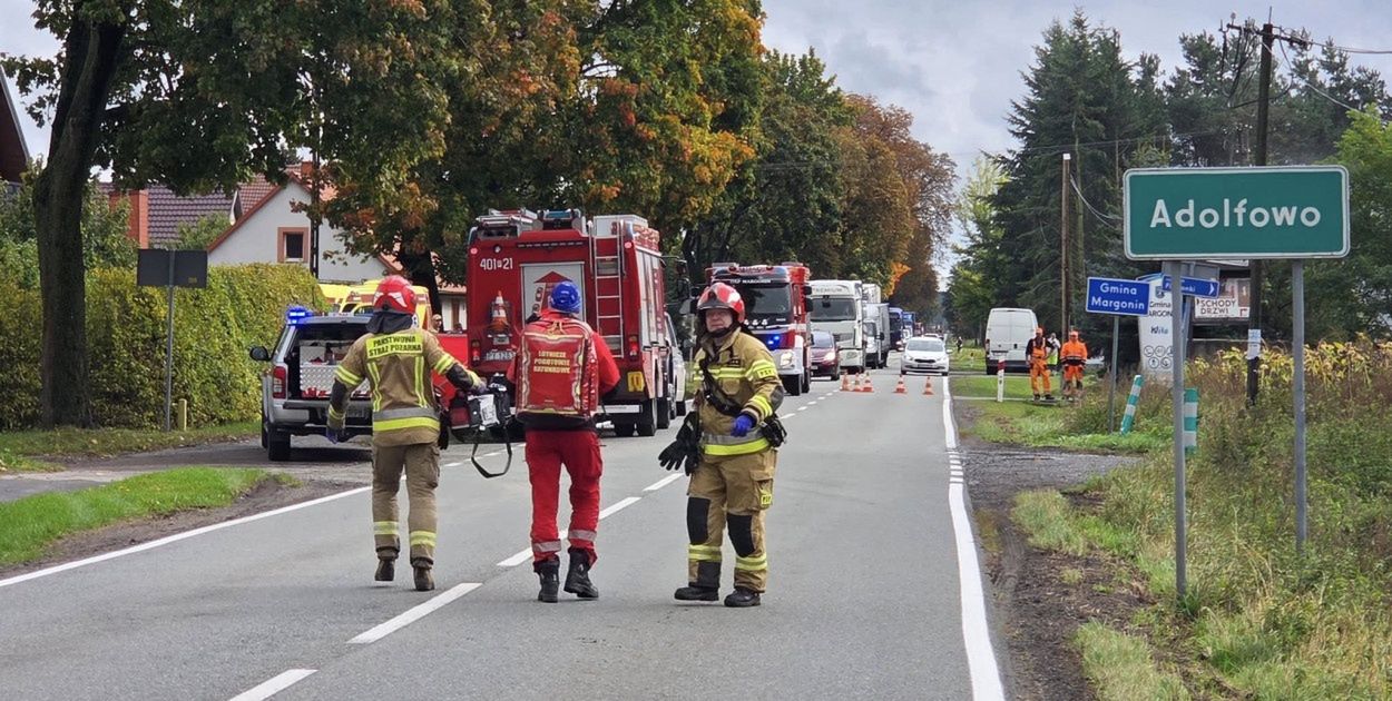 Wypadek w Adolfowie: pasażer ranny przez kamień spod ciężarówki