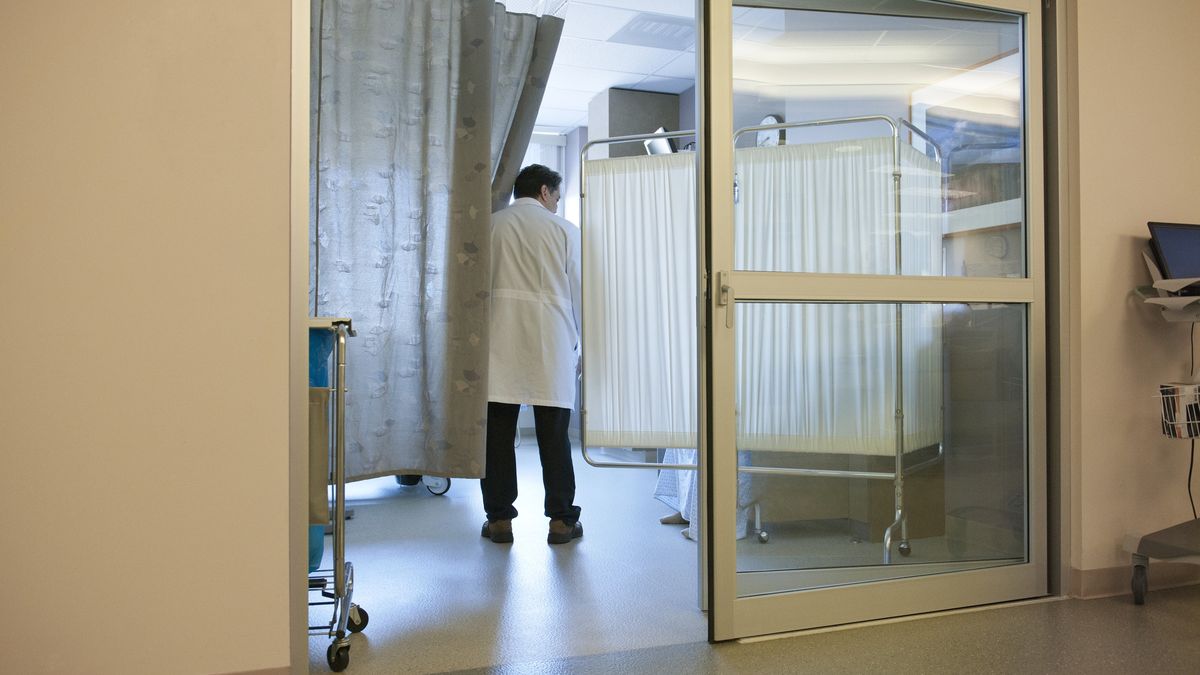 Lekarz odwiedzał targ staroci w godzinach pracy