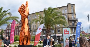 Gliwice podsumowały Biennale. Ile kosztował słynny totem z kciukiem?