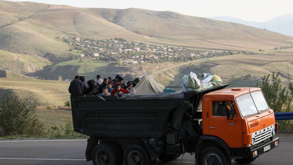 Ludzie uciekają z Górskiego Karabachu do Armenii