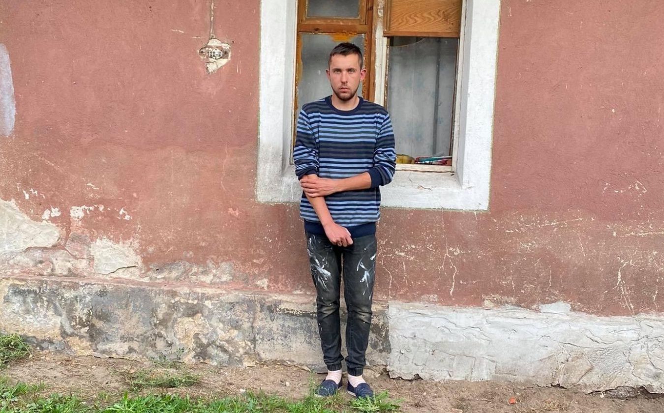 22-latek jadł suchą kukurydzę i chodził do pracy 10 km. Polacy ruszyli z pomocą