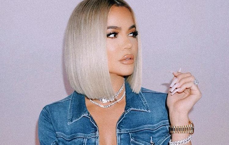 Khloe Kardashian pozuje na Instagramie. Wygląda świetnie